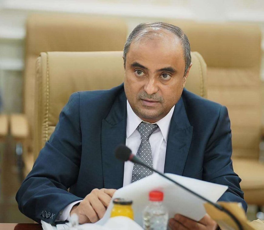 الإعلامي" غرامة " يدعو للوقوف مع رئيس الوزراء "بن بريك" في توفير الخدمات لعدن.