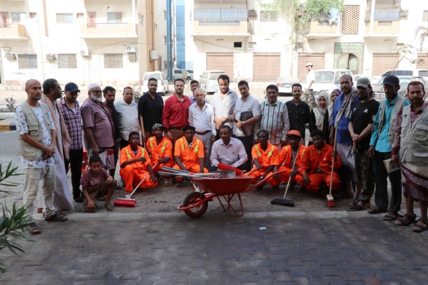 تحت شعار ( جمال عدن بإستدامة نظافتها ).. صندوق النظافة في البريقة ينفذ حملة نظافة واسعة بمدينة إنماء