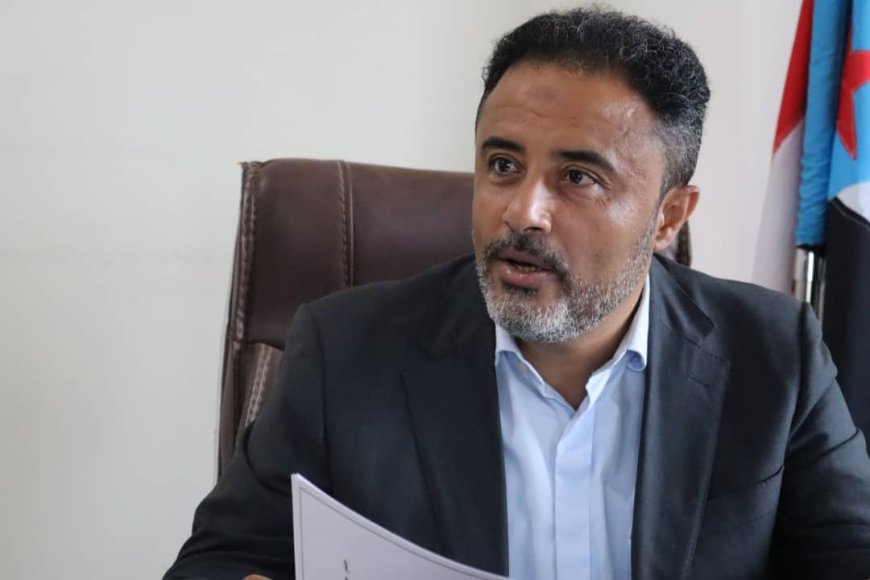 رئيس تنفيذية انتقالي أبين يعزي في وفاة الشيخ علي هادي الصالحي
