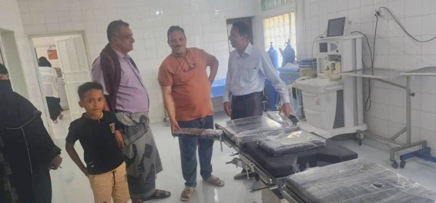 مدير عام مكتب الصحة بتعز يزور مستشفى النشمة العام ويطلع على التدخلات الجارية