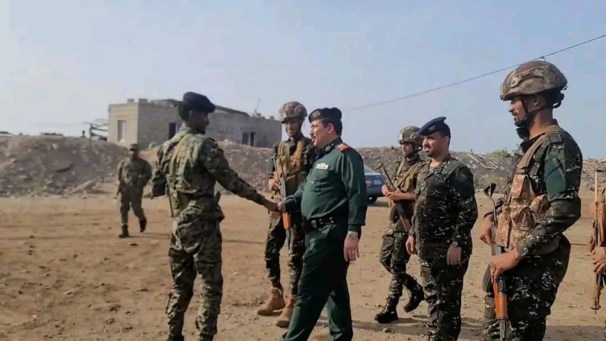 وزير الداخلية يقدّم التهاني لعدد من النقاط الأمنية في العاصمة المؤقتة عدن