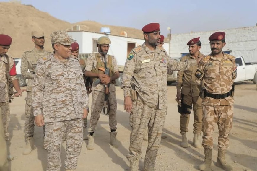 قائد محور الغيضة يؤدي صلاة عيد الأضحى مع القادة العسكريين والمقاتلين