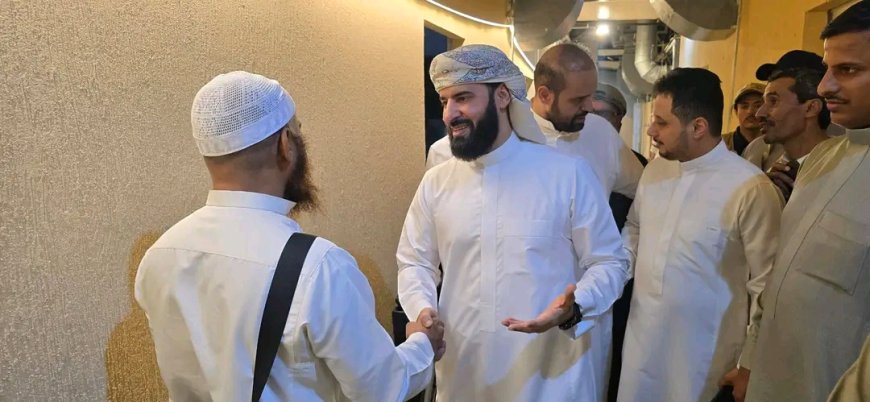 وكيل قطاع الحج والعمرة يتفقد أوضاع اليمنيين في مخيمات منى