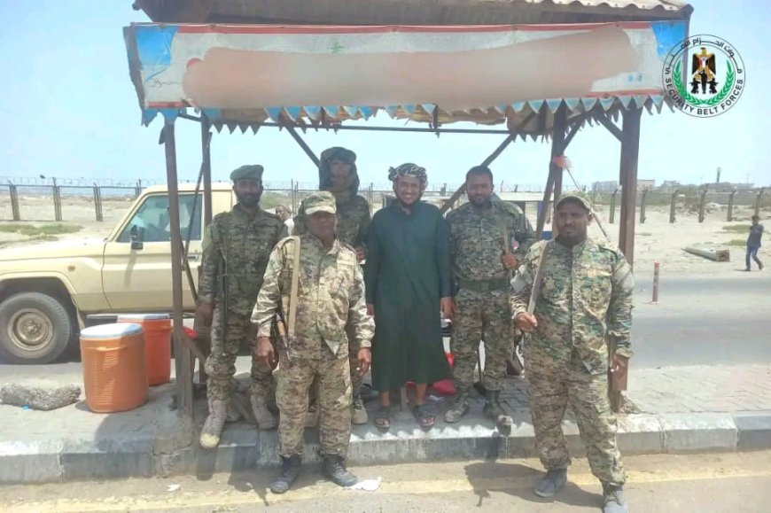 فريق الإرشاد الديني وإذاعة نور عدن يعايدان أبطال الحزام الأمني المرابطين في عدن