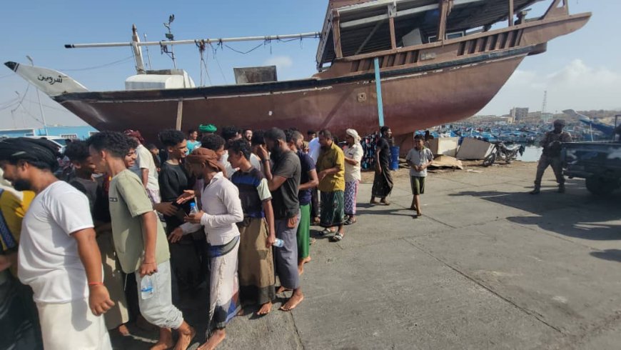 ميناء الشحر يستقبل العبري "الميمون 1" وعلى متنه 26 صيادًا من أبناء حضرموت بعد احتجازها في الصومال منذُ 14 مايو 2025