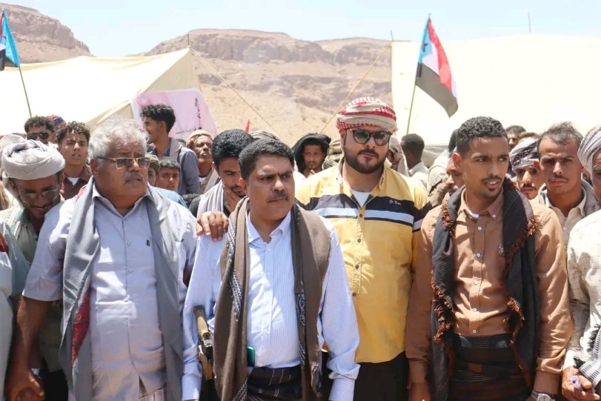 رئيس انتقالي حضرموت يشهد الزواج الجماعي الميسر الأول لعدد 100 عريس وعروس في مديرية يبعث