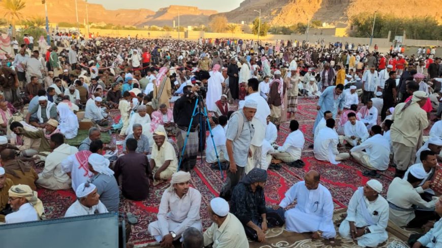 منطقة مشطة بتريم تحتفي بزفاف 40 عريساً وعروسة في مهرجان المودة العاشر