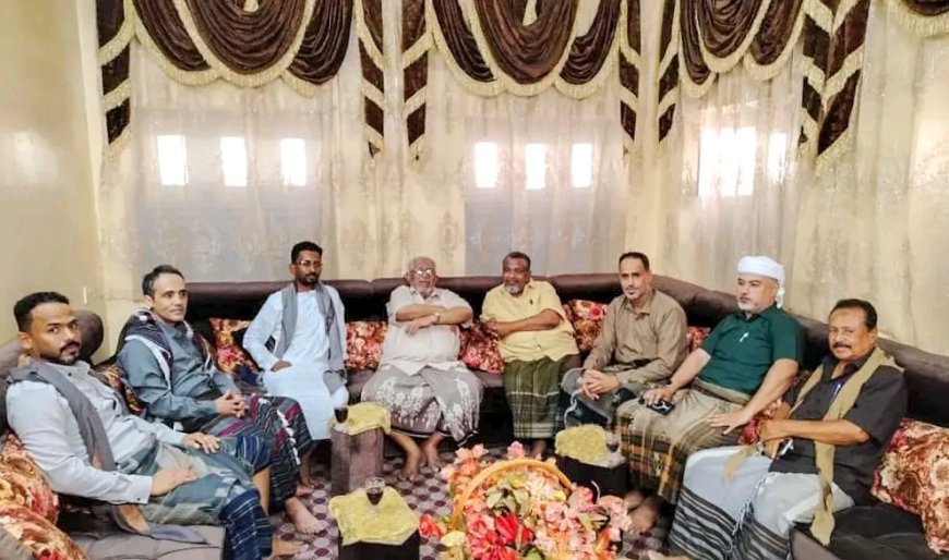 بتوجيهات من رئيس الجمعية الوطنية.. "باسمير" وعدد من الأعضاء يطمئنان على صحة الشخصية التربوية والنضالية الأستاذ "سالم باعثمان"