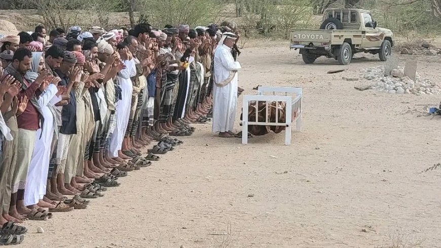 يتقدمهم الأمين العام هشله، جموع غفيرة تشيع جثمان الفقيد الدكتور سالم بن سريع