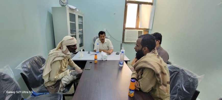 مدير عام رضوم يتفقد مستوى الانضباط الوظيفي للمكاتب ويؤكد أن الأيام القادمة ستشهد المديرية عددًا من الأنشطة التنموية والخدمية