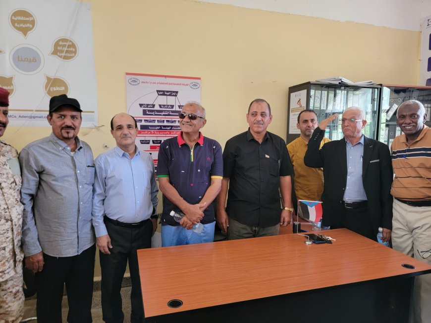 في أول يوم دوام رسمي بعد اجازة عيد الأضحى المبارك.. وكيلي محافظة عدن يشيدان بمستوى الحضور ونسبة الانضباط الوظيفي في ديوان السلطة المحلية بدارسعد