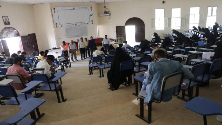 نائب رئيس جامعة أبين للشؤون الأكاديمية يدشن الامتحانات النهائية لدرجتي الماجستير والبكالوريوس في عدد من كليات الجامعة