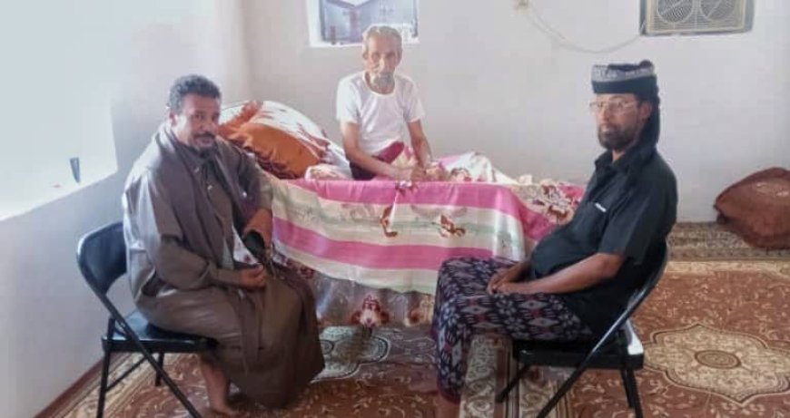 في لفتة وفاء مدير تربية شبام يطمئن على صحة الأستاذ القدير مبارك بن سند بعد العملية الجراحية
