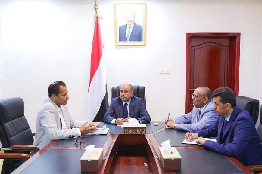 مؤسسة باقادر الخيرية التنموية محافظة ابين . تهنئ القاضي د. علي عطبوش بمناسبة تعيينه مديراً لمكتب رئاسة الوزراء ..