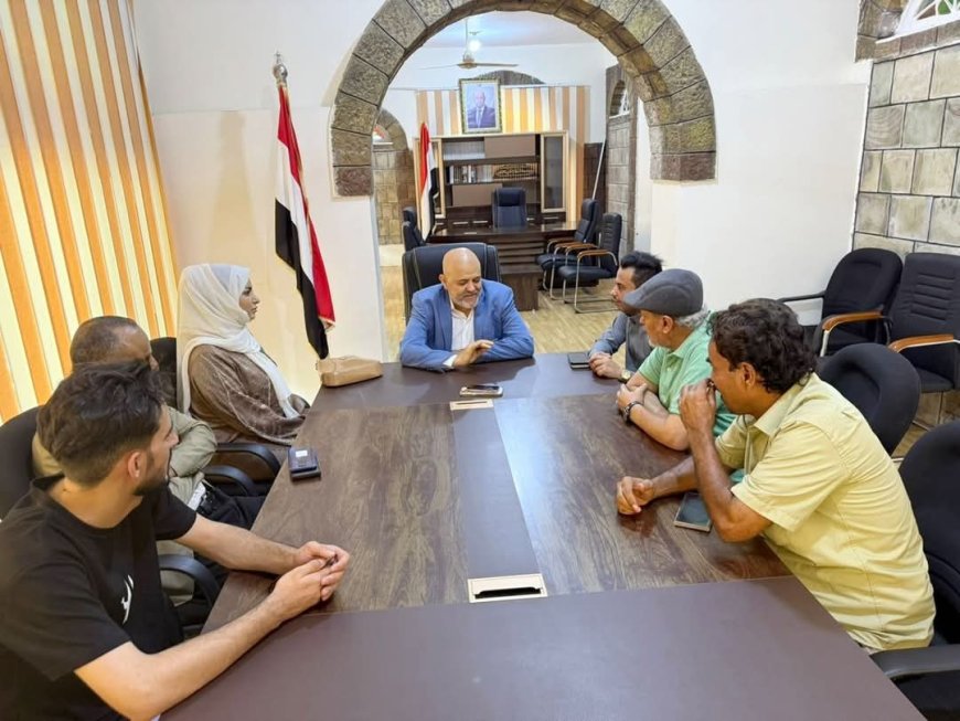 محافظ تعز يلتقي بعدد من نجوم الدراما اليمنية