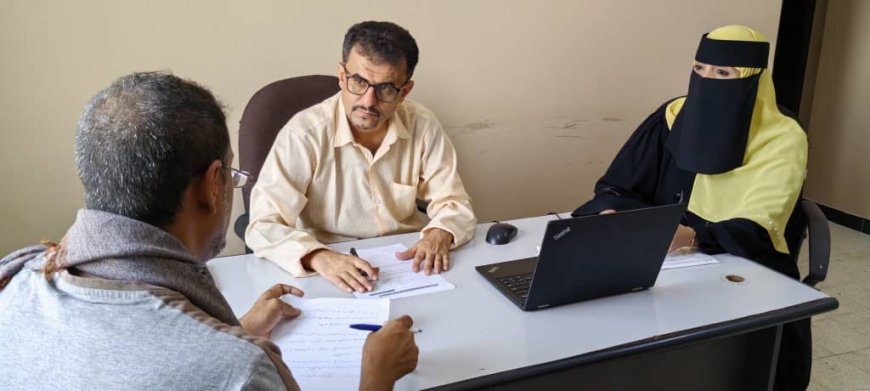 مكتب الإعلام بلحج يناقش تكثيف العمل الإعلامي بالمديريات ويوجه التفاعل مع التثقيف الصحي بشأن مخاطر الحميات