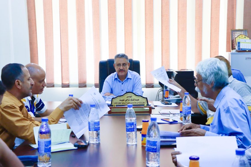 وكيل وزارة الزراعة والأسماك يلتقي فريق جمعية بناء الخيرية لمناقشة مشروع الإستجابة للأمن الغذائي بالضالع