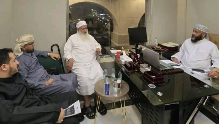 وزير الأوقاف والإرشاد يتفقد عمل مكتب شؤون حجاج اليمن في المدينة المنورة
