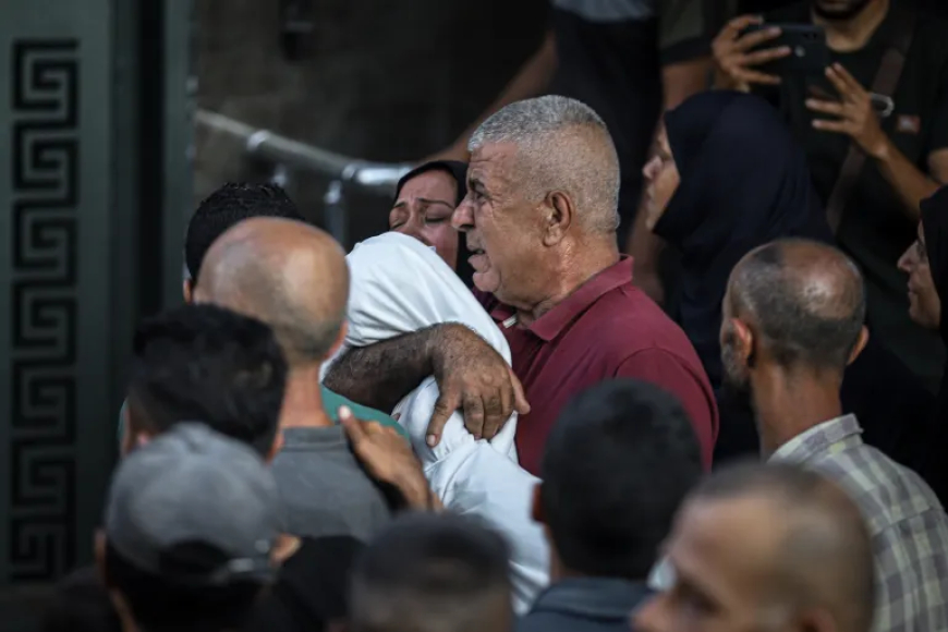 الاحتلال يواصل جرائم الإبادة في قطاع غزة.. أستشهاد 42 فلسطينباً بينهم 25 من منتظري المساعدات