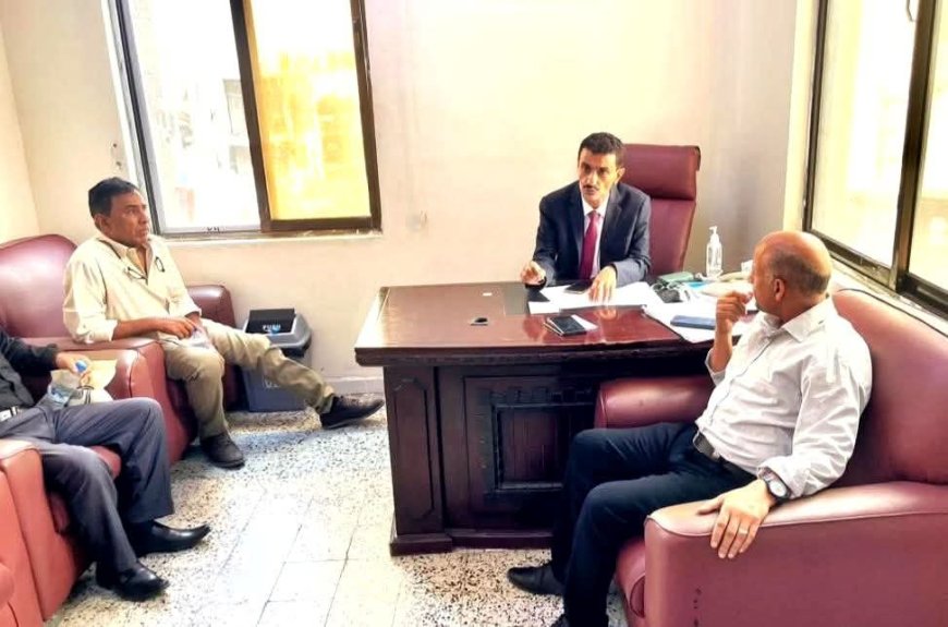 مدير عام مديرية القاهرة يتفقد المستشفى اليمني السويدي ويوجّه بإزالة البسطات والمظاهر العشوائية من محيطه