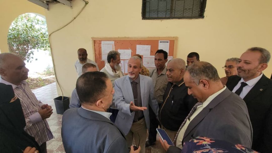 بحضور الوكيل الشبحي وأمين عام محلي أبين الحامد دشنّ مشروع القسائم الصحية لخدمات الصحة الانجابية وزيارة عدد من المرافق الصحية بأبين.