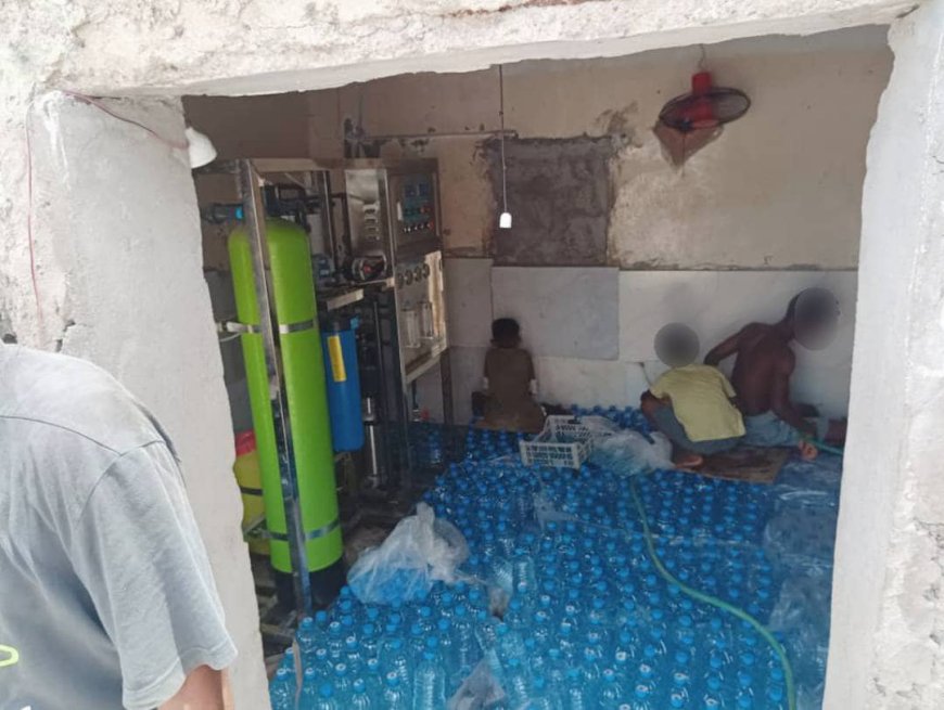 مدير عام البريقة يوجه بإغلاق معمل مياه مخالف وتكثيف حملات الرقابة على جميع المعامل بالمديرية