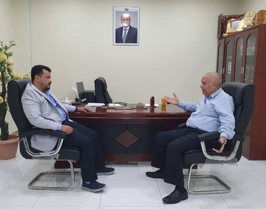 مدير عام الصحة بعدن يزور المركز الوطني لمختبرات الصحة العامة المركزية ويشيد بجودة خدماتها