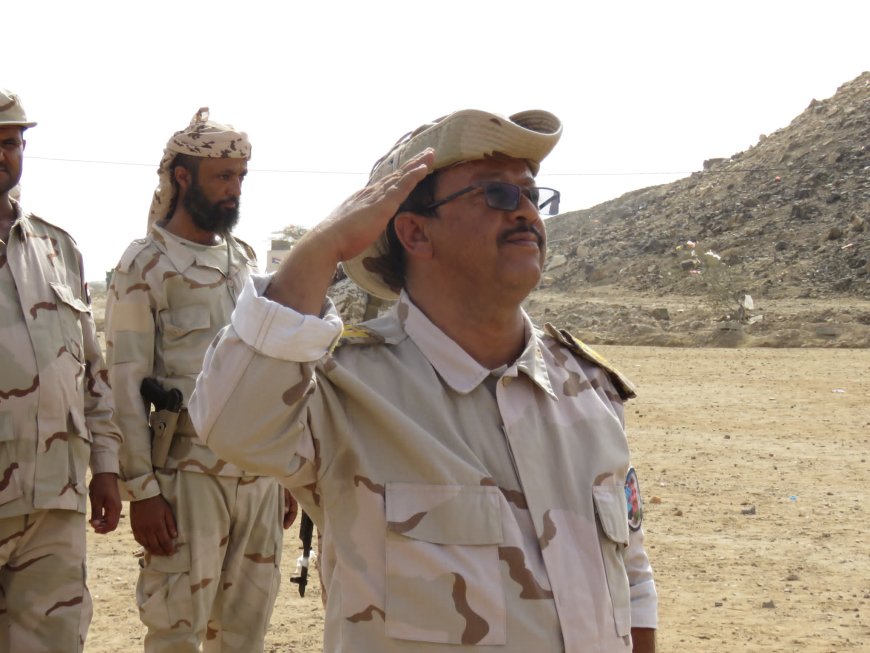 قائد اللواء الرابع دعم وإسناد يعزي في وفاة قائد سرية القيادة باللواء