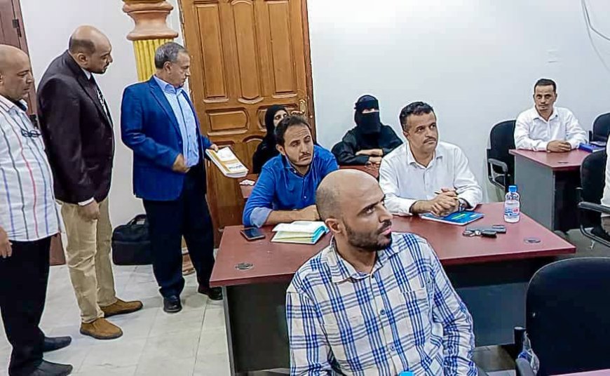 رئيس جامعة عدن يتفقد تدشين برنامج اللقاءات التعليمية المباشرة بكلية العلوم الاجتماعية والإنسانية