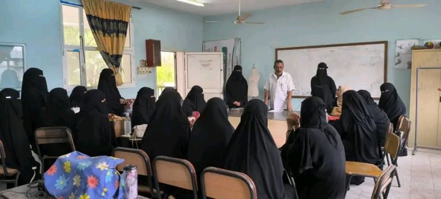المعهد المهني الصناعي بالمنصورة ينظم دورة تدريبية في فن الخياطة