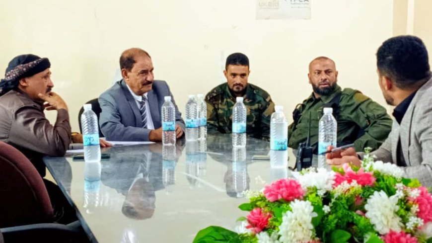 محافظ الضالع يناقش مع قائد قوات الحزام الأمني الأوضاع الأمنية بالمحافظة