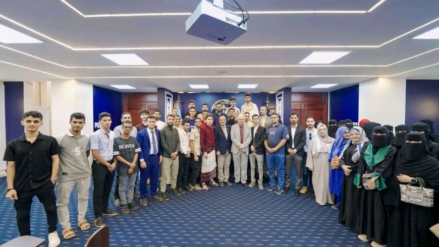 نائب رئيس الجمعية الوطنية يستقبل عددا من طلاب جامعات عدن ولحج وابين للتعريف بعمل الجمعية بمناسبة اليوم العالمي للعمل البرلماني