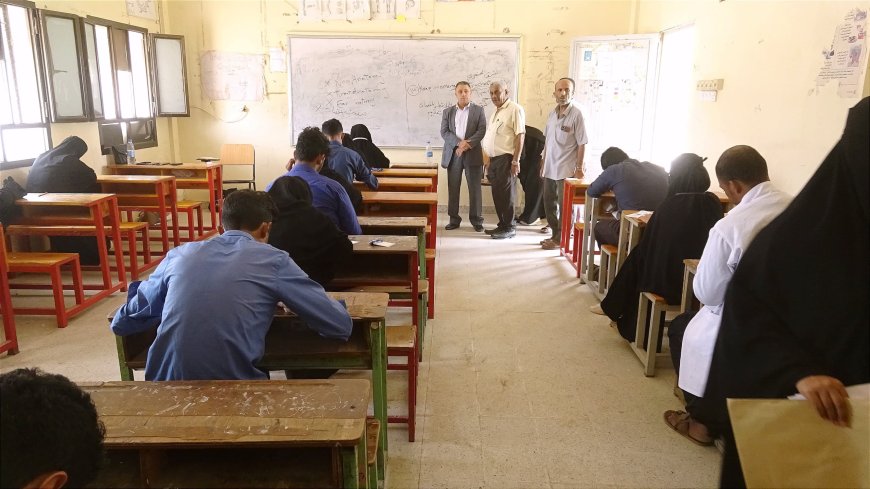 الأمين العام لمحلي أبين يدشن امتحانات المعهد الصحي بجعار