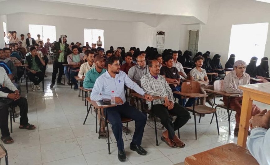 منسقية المجلس الانتقالي بكلية يافع الجامعية تنظم محاضرة حول حرب المنافذ