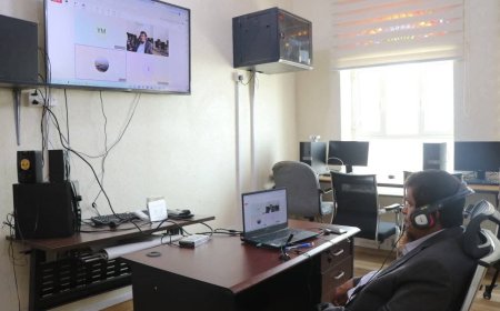 اجتماع عبر الزوم لمتابعة إجراءات تعويم الناقلة (مليحة) الجانحة في ميناء نشطون