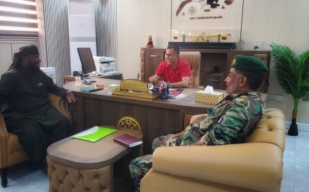 الصناعة والتجارة بعدن وقوات الحزام الأمني يناقشان تعزيز التنسيق والتعاون المشترك