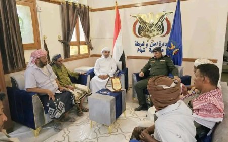 وفد من قبيلة آل بن عباد يلتقي مدير أمن شبام الرائد غلاب ويشيد بجهوده في ترسيخ الأمن