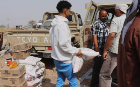 جمعية الحاجة قدرية توزع سبعون سلة غذائية لخمس مدارس في مديرية الشعيب