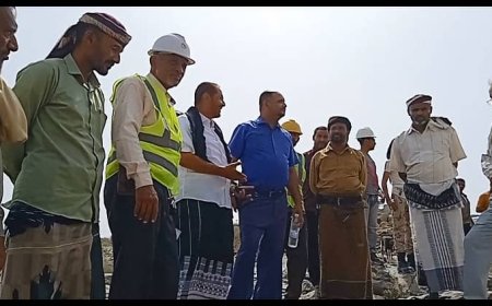 مأمور مديرية الضالع يطلع على سير العمل في مشروع الزقاق بمنطقة الضبيات