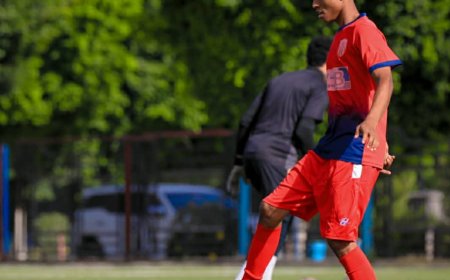 نجما شعب حضرموت الكلدي وبن دحمان في طريقهما لمعسكر المنتخب الوطني للشباب بصنعاء