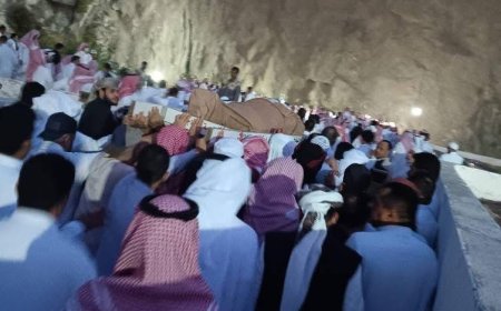 بحر من البشر في وداع الشيخ/ طه احمد خالد المخلافي يتقدمهم الدكتور عبدالله عبدالرحمن المخلافي