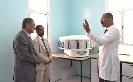 بجهود محافظ شبوة وبدعم الأشقاء في دولة الإمارات" تدشّين منظومة أجهزة فحص الأنسجة في مختبرات الصحة المركزية بعتق