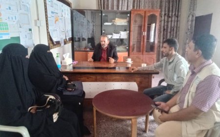 مدير صحة أبين يلتقي ممثلي الصندوق الاجتماعي للتنمية لتعزيز مشاريع تأهيل القابلات بلودر