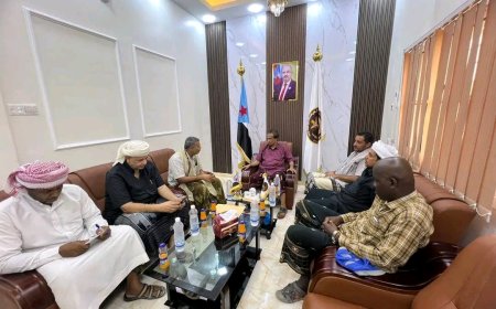 رئيس تنفيذية انتقالي المهرة يلتقي بالهيئة الإدارية لنادي خيبل الرياضي