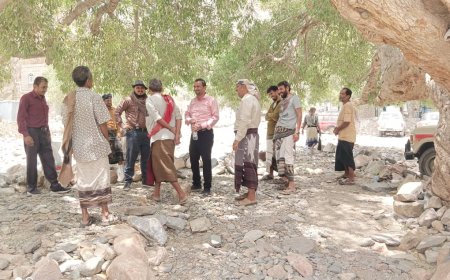 في ظل أزمة عطش خانقة.. مدير مديرية سرار يافع يتفقد مناطق "حُمّة" و"اعصم"