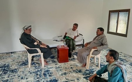 الشيخ كرامة النهدي يطمئن على صحة القيادي سعيد بن نهيد بعد عملية ناجحة