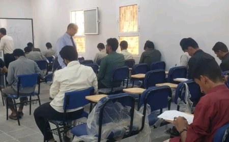 رئيس جامعة شبوة يبارك للطلبة إنتهى العام الجامعي