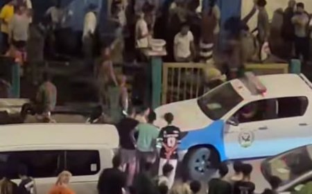 عدن.. وفاة شخص وإصابة اخرين اثر إحتراق مولد كهربائيّ بمحل بهارات بمدينة المعلا