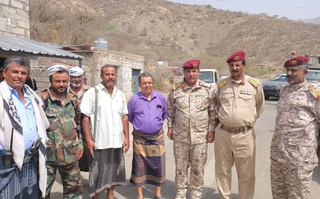 قائد محور أبين ومدير عام لودر وقيادات عسكرية  تصل جبهة ثره للبدء باجراءات تنفيذ توجيهات اللجنة الأمنية