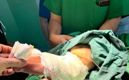 لأول مرة في محافظة تعز: نجاح عملية نوعية لإصلاح انقلاب المثانة وترميم البطن لمولود عمره 48 ساعة في المستشفى اليمني السويدي